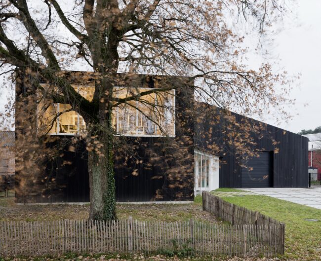 Kantoren en Loods Agentschap Natuur & Bos,Atelier VÍK (Foto: Michiel De Cleene)